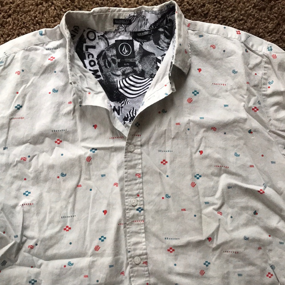 Men’s XL Classic Fit Volcom shirt